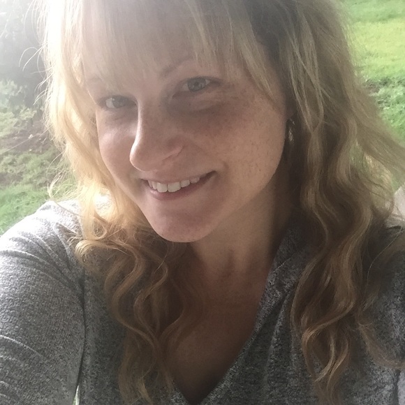 Meet your Posher, Loren - Picture 1 of 1